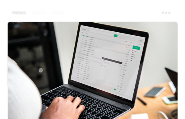 Email Marketing 12 product chat fesatures 02 d6e021b8 b3ff65e9